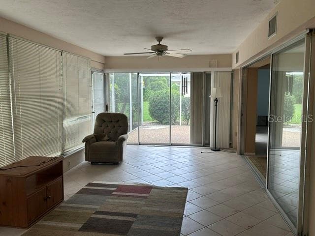 Family Room - 7102 W COUNTRY CLUB DR N, SARASOTA