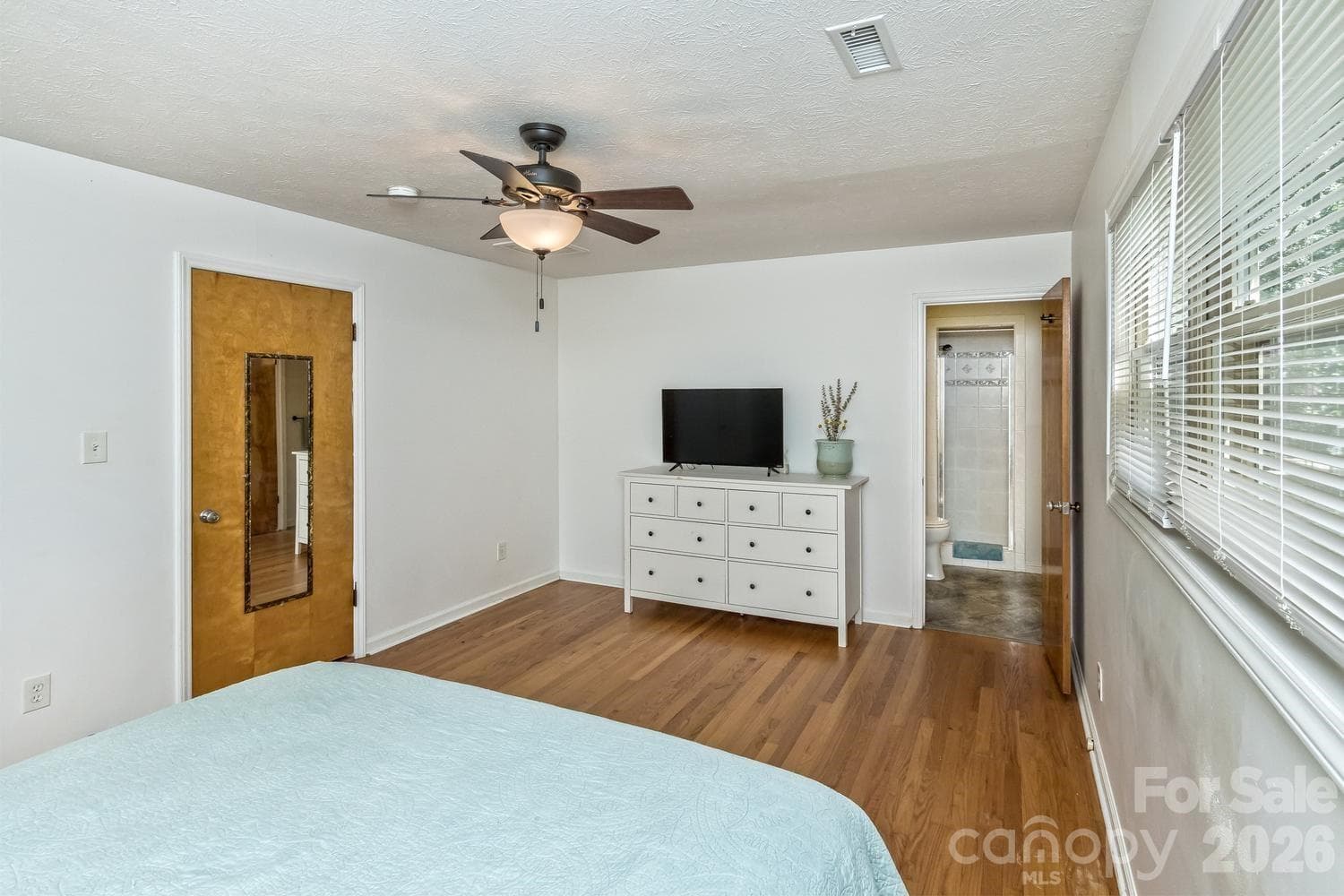 Spacious ! - Asheville