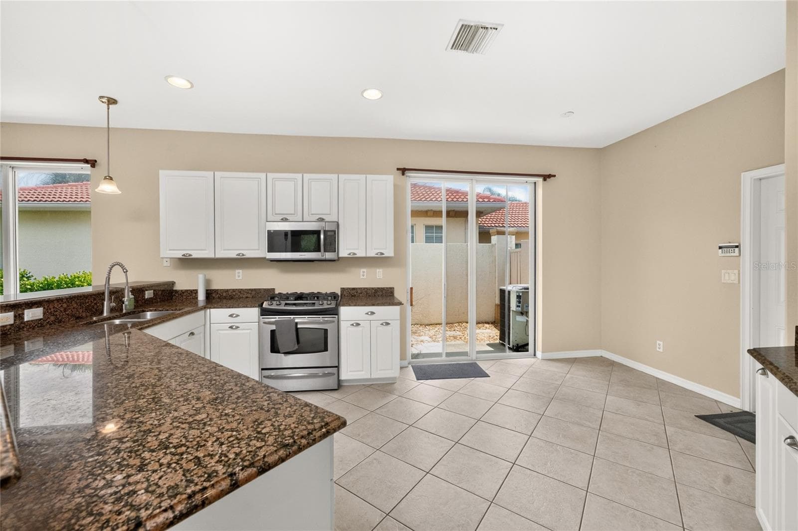 Single Family Residence at 246 MESTRE PL, NORTH VENICE, photo 14 of 64