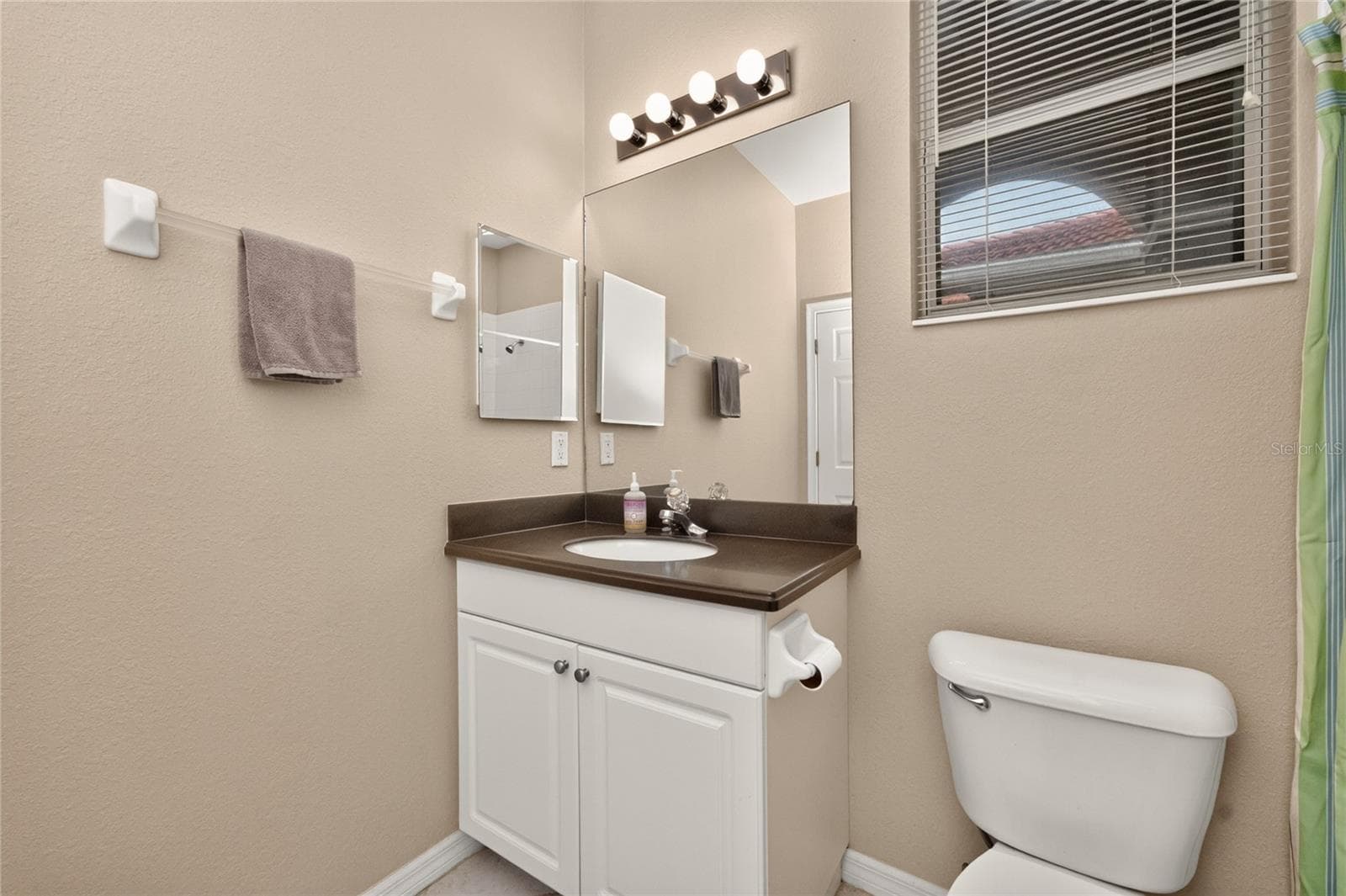 Single Family Residence at 246 MESTRE PL, NORTH VENICE, photo 25 of 64