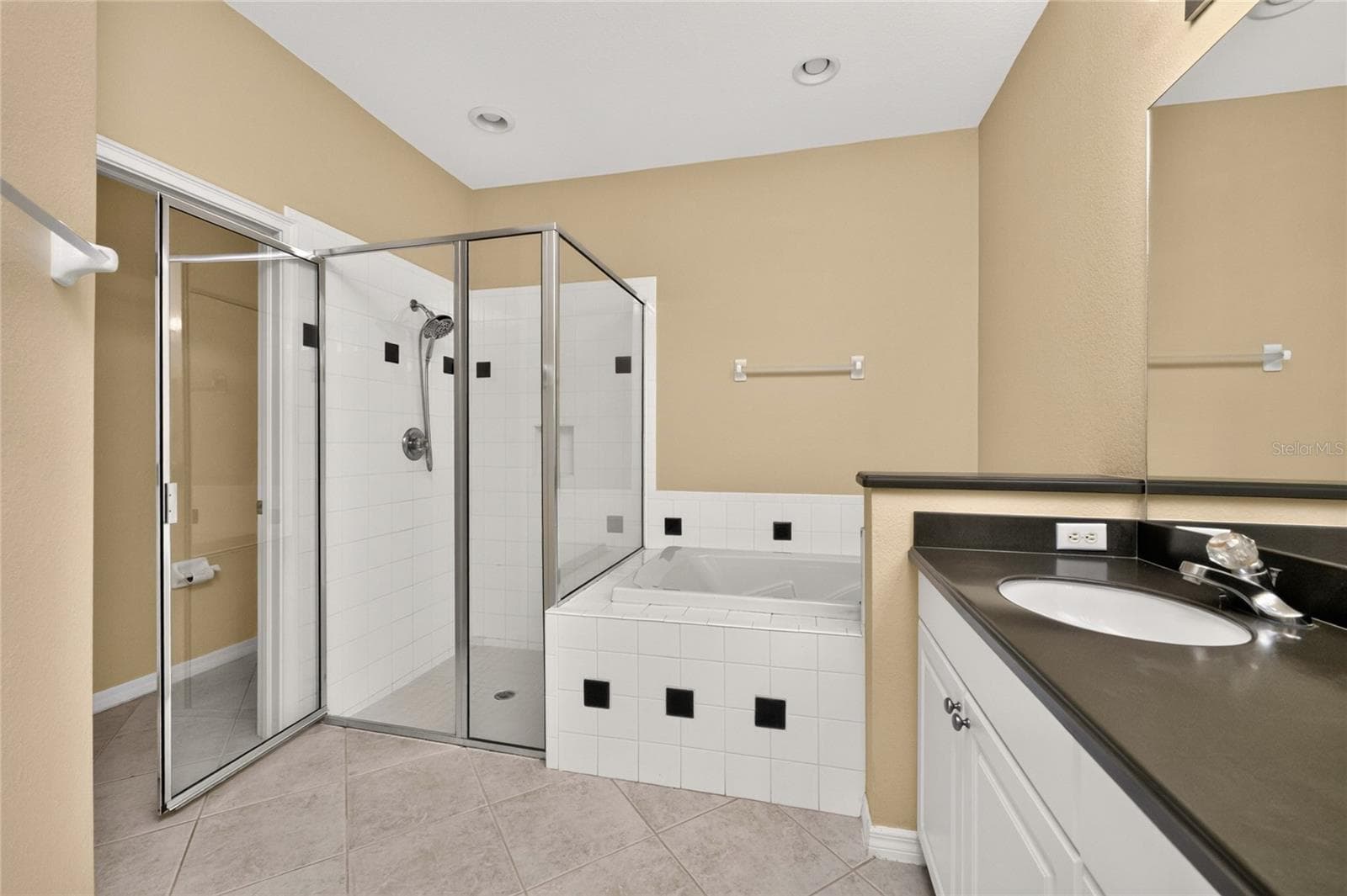 Single Family Residence at 246 MESTRE PL, NORTH VENICE, photo 32 of 64