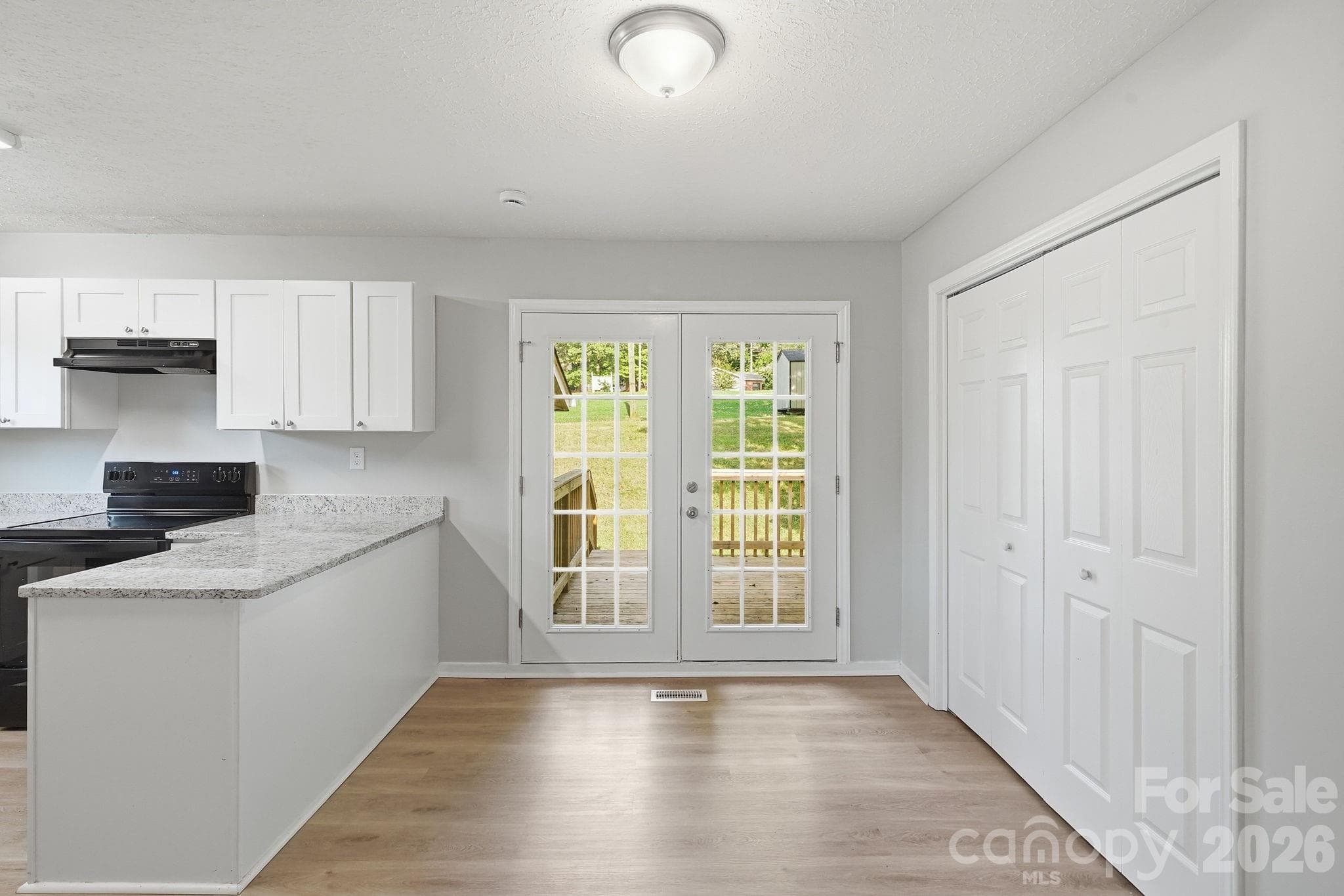 Single Family Residence at 202 Cooke Circle, Kings Mountain, photo 11 of 33