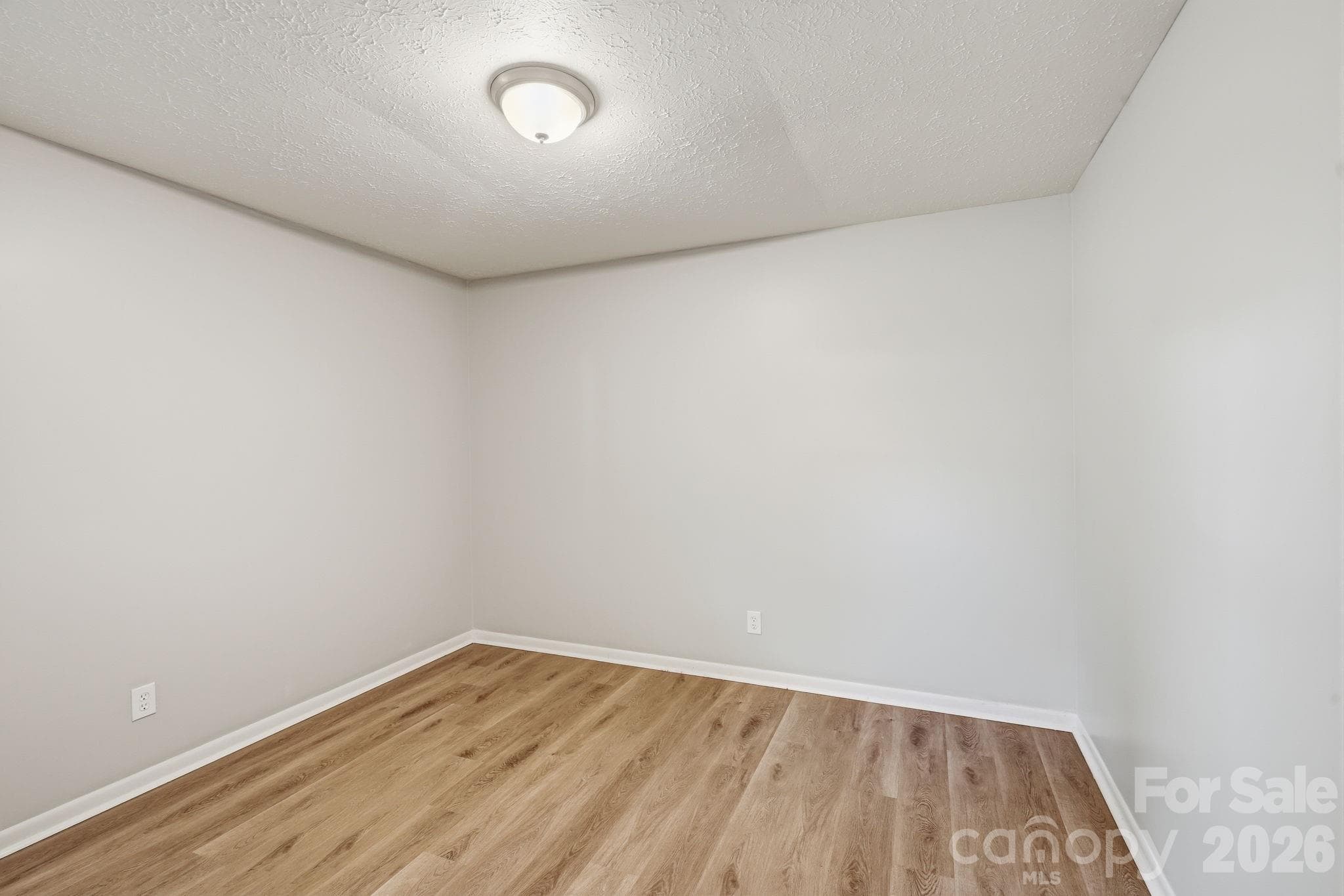 Single Family Residence at 202 Cooke Circle, Kings Mountain, photo 20 of 33
