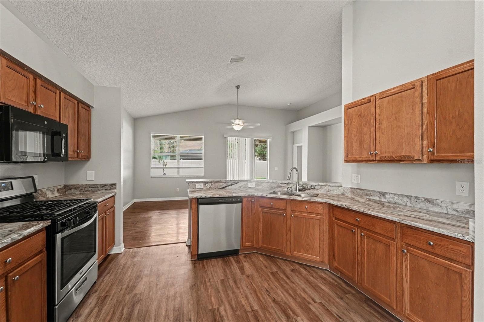 Single Family Residence at 4906 PENNECOTT WAY, WESLEY CHAPEL, photo 5 of 19