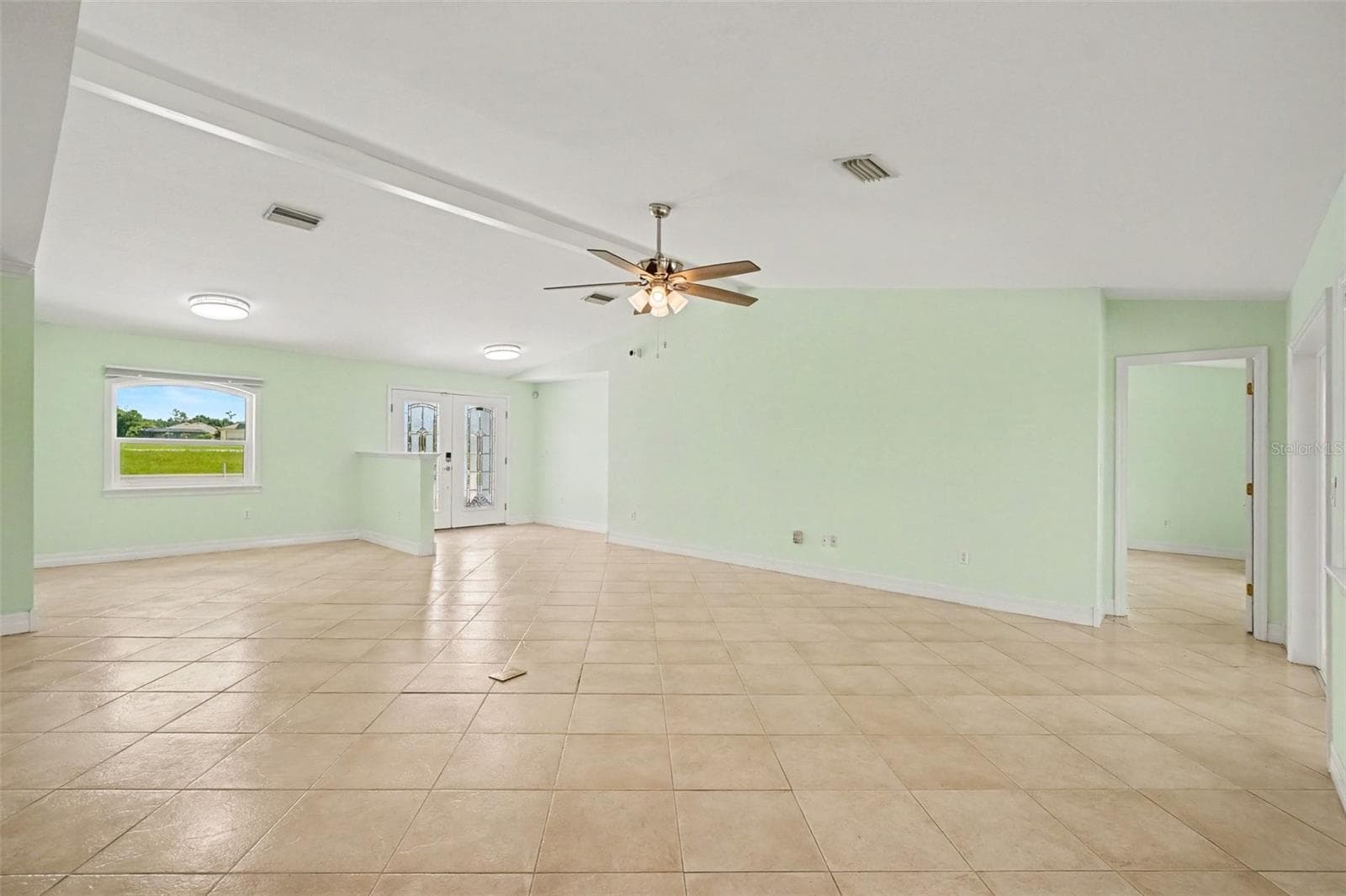 Single Family Residence at 12001 SW KINGSWAY CIR, LAKE SUZY, photo 4 of 29