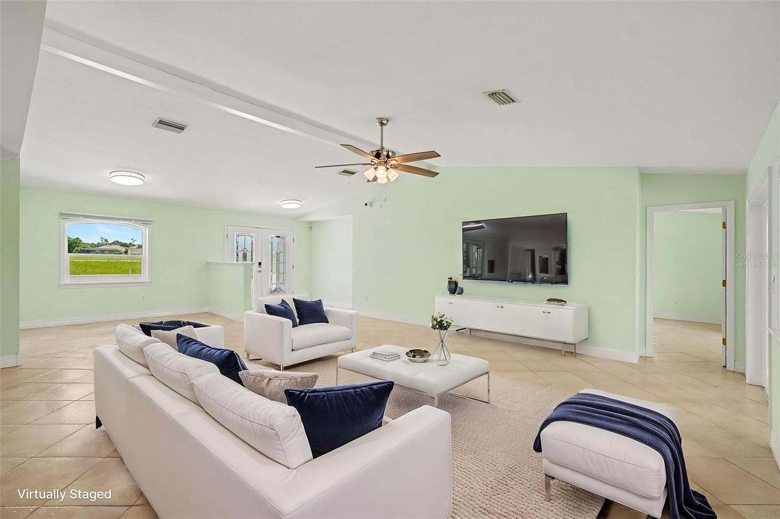 Virtually Staged - 12001 SW KINGSWAY CIR, LAKE SUZY