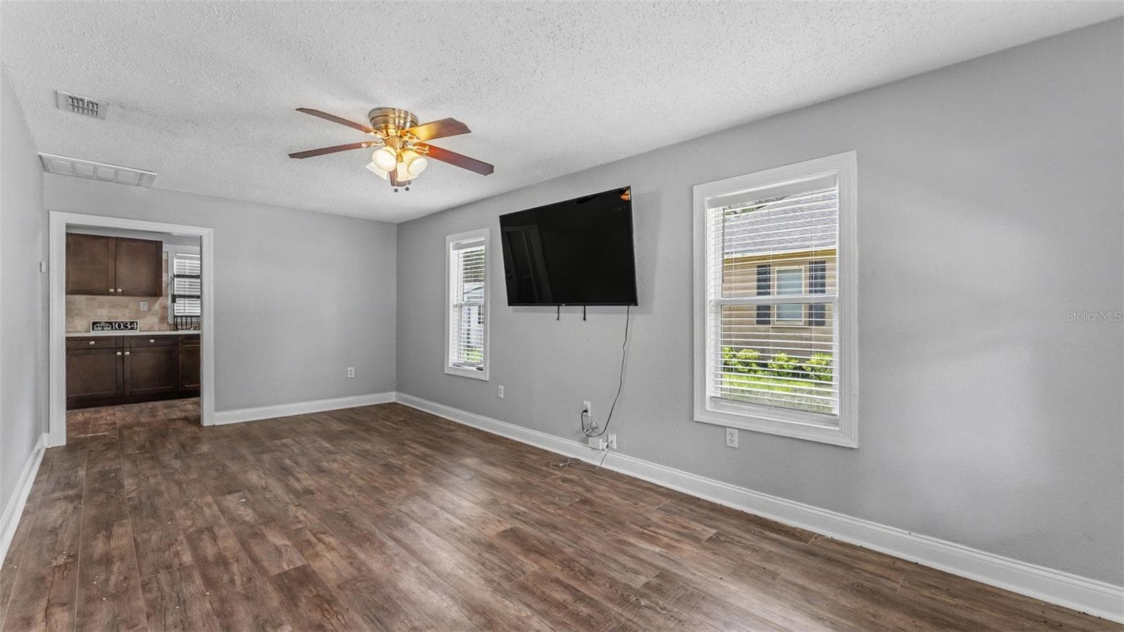 Single Family Residence at 1034 S DAKOTA AVE, LAKELAND, photo 4 of 31