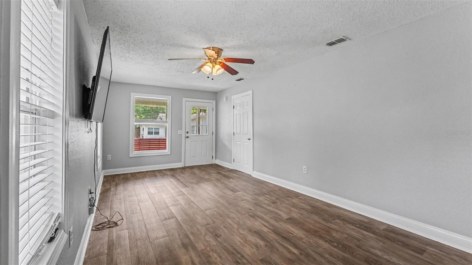 Single Family Residence at 1034 S DAKOTA AVE, LAKELAND, photo 7 of 31