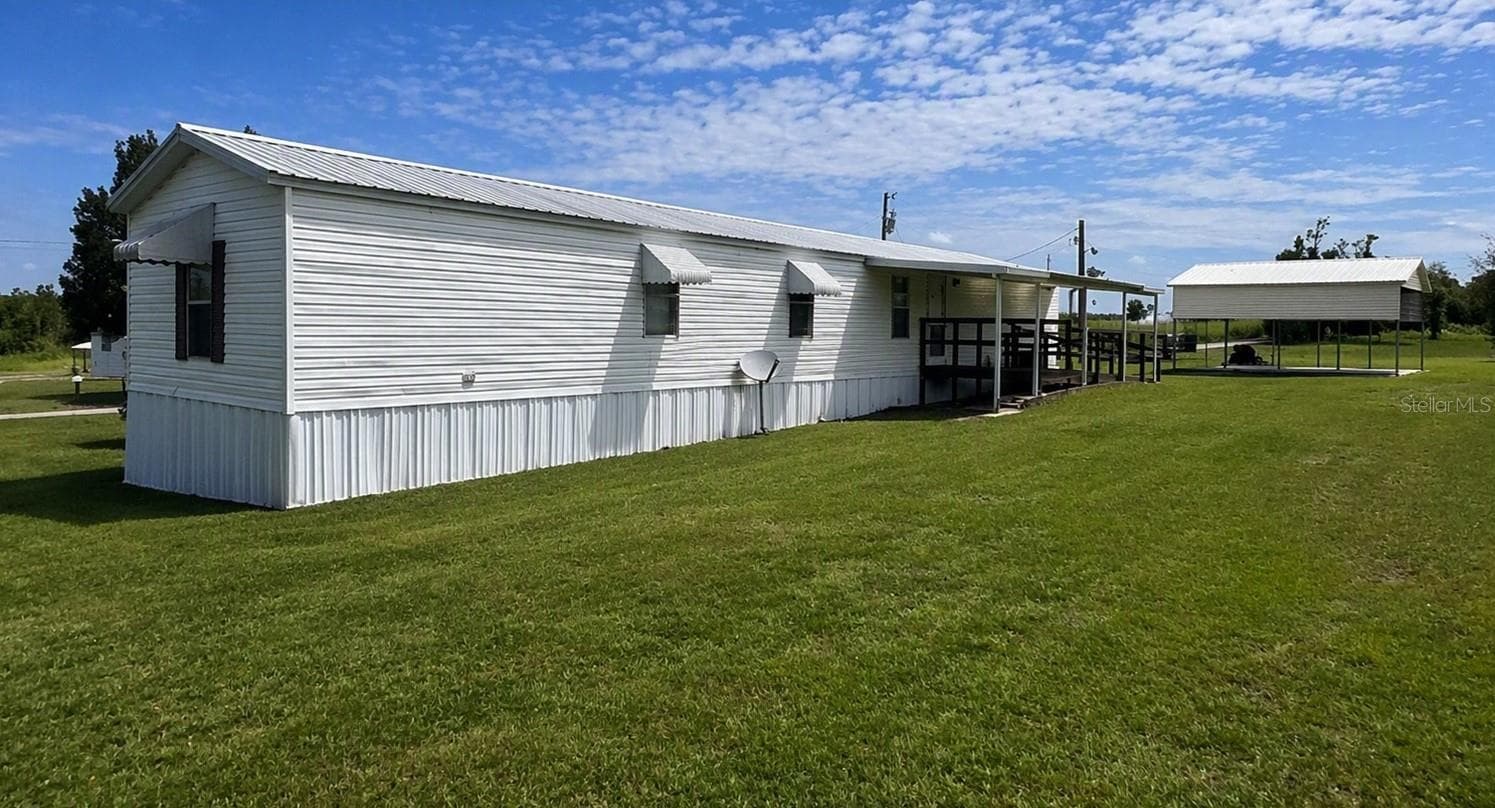 1142 SW JIM CLARK RD