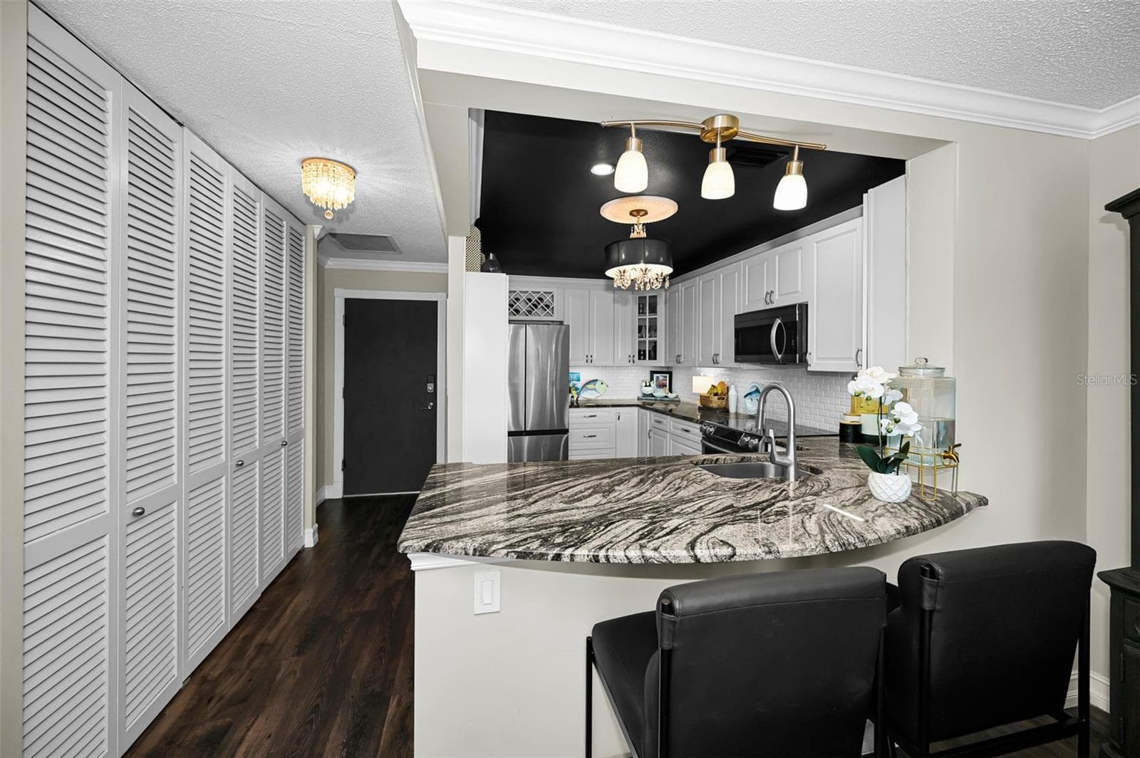 Well designed Kitchen - 100 BLUFF VIEW DR #211C, BELLEAIR BLUFFS