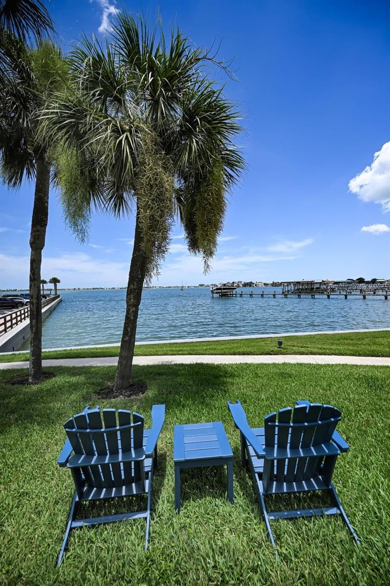 Watching the boats - 100 BLUFF VIEW DR #211C, BELLEAIR BLUFFS