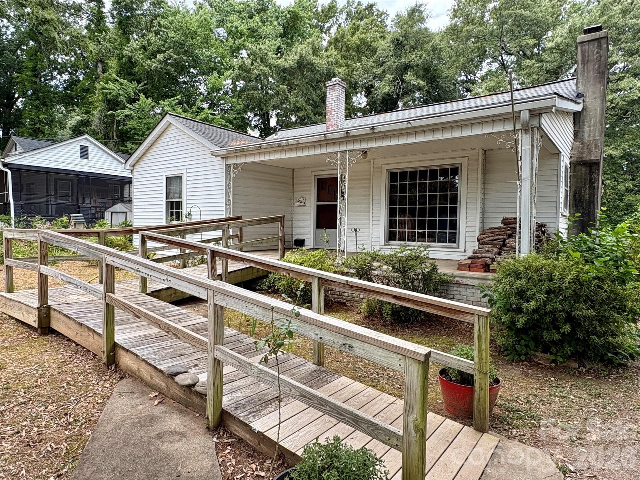 Seller had ramp installed~ could be removed if not needed - Shelby