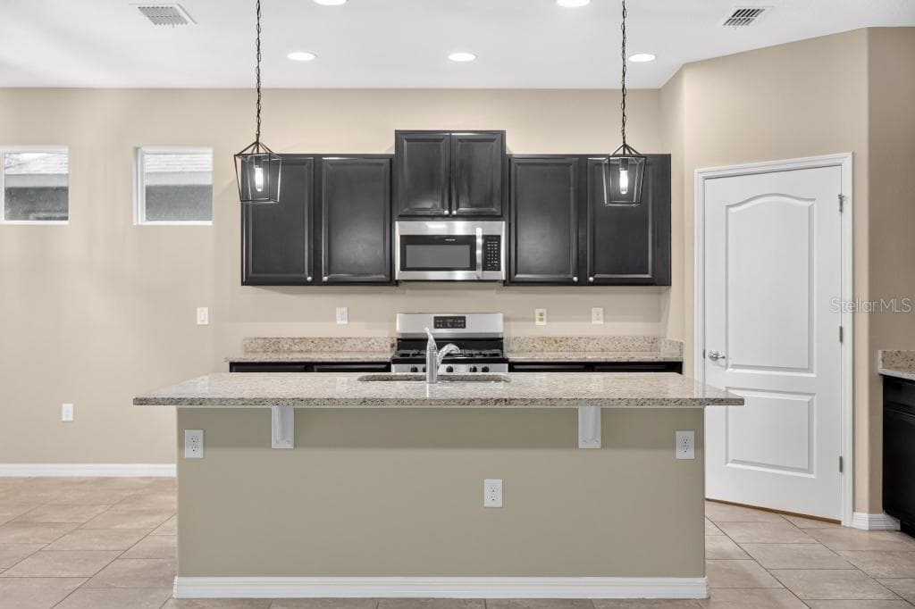 Single Family Residence at 736 E VICTORIA TRAILS BLVD, DELAND, photo 3 of 67