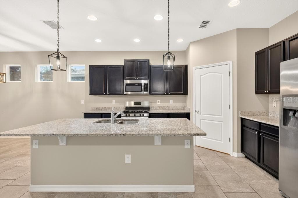 Single Family Residence at 736 E VICTORIA TRAILS BLVD, DELAND, photo 20 of 67