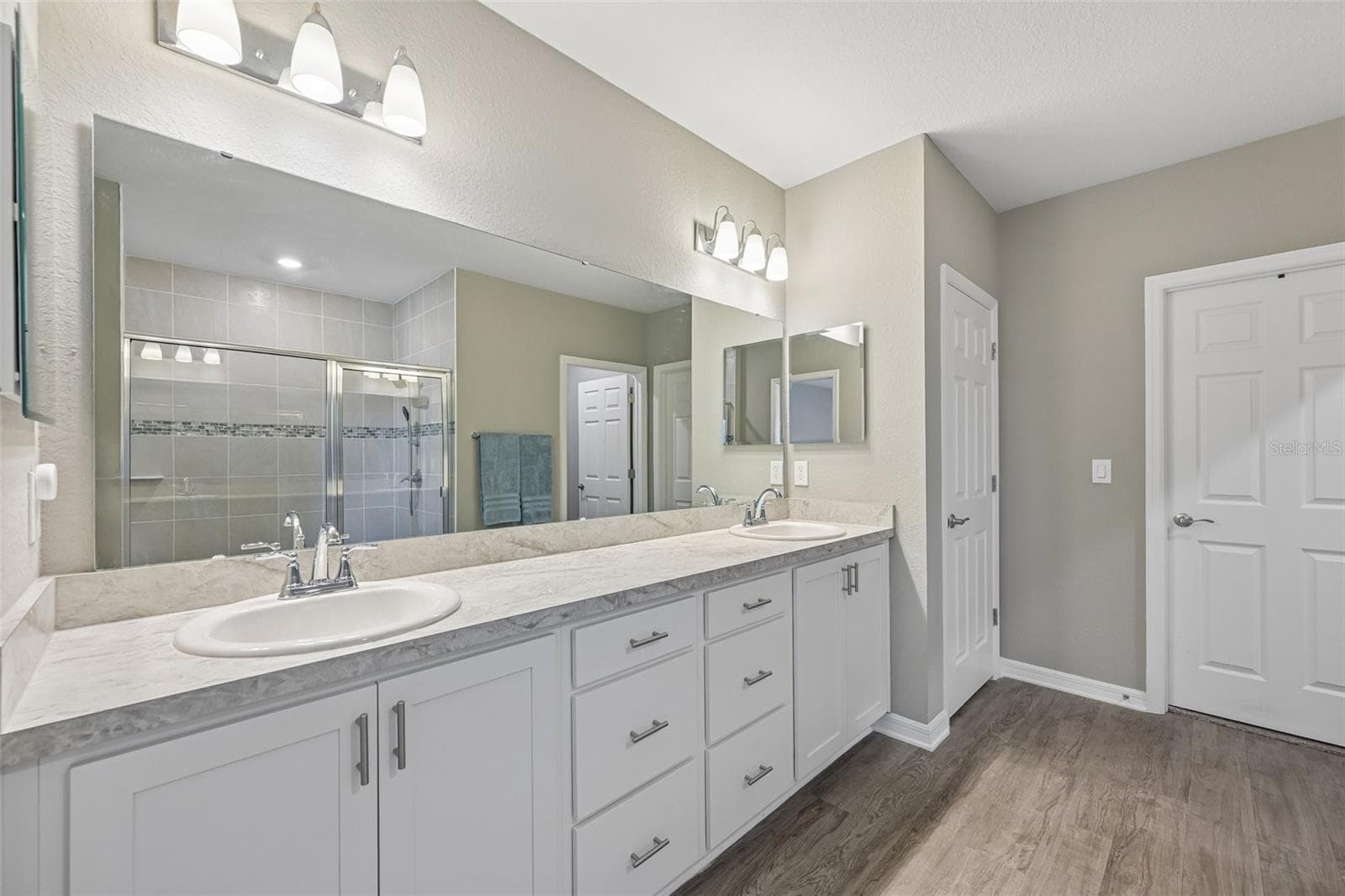 owners bathroom - 16113 67TH CT E, PARRISH