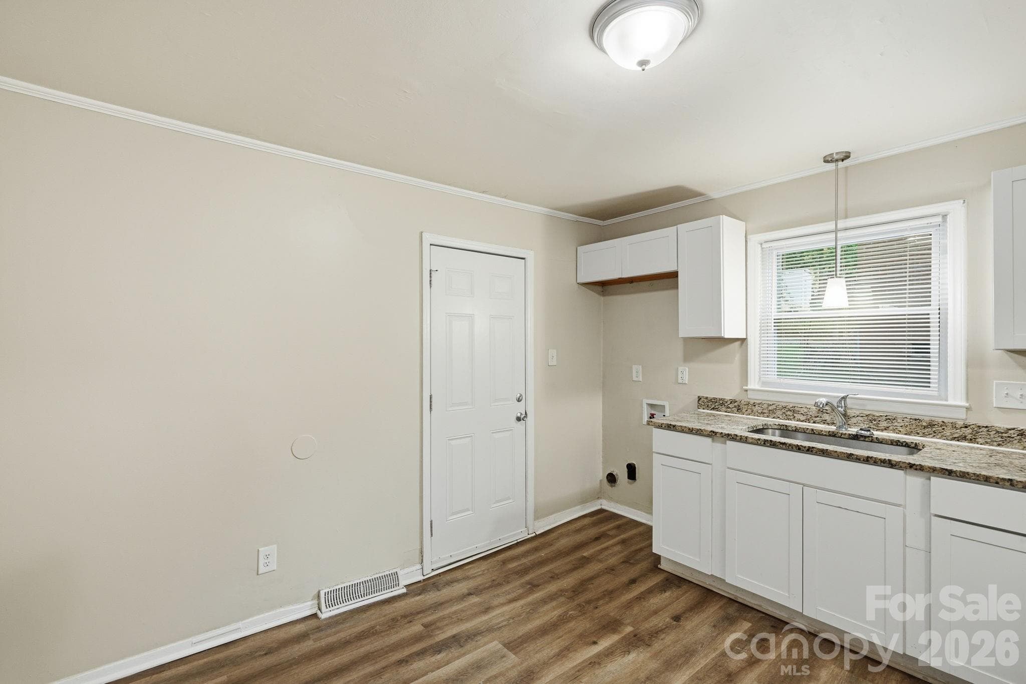 Single Family Residence at Charlotte, photo 10 of 22