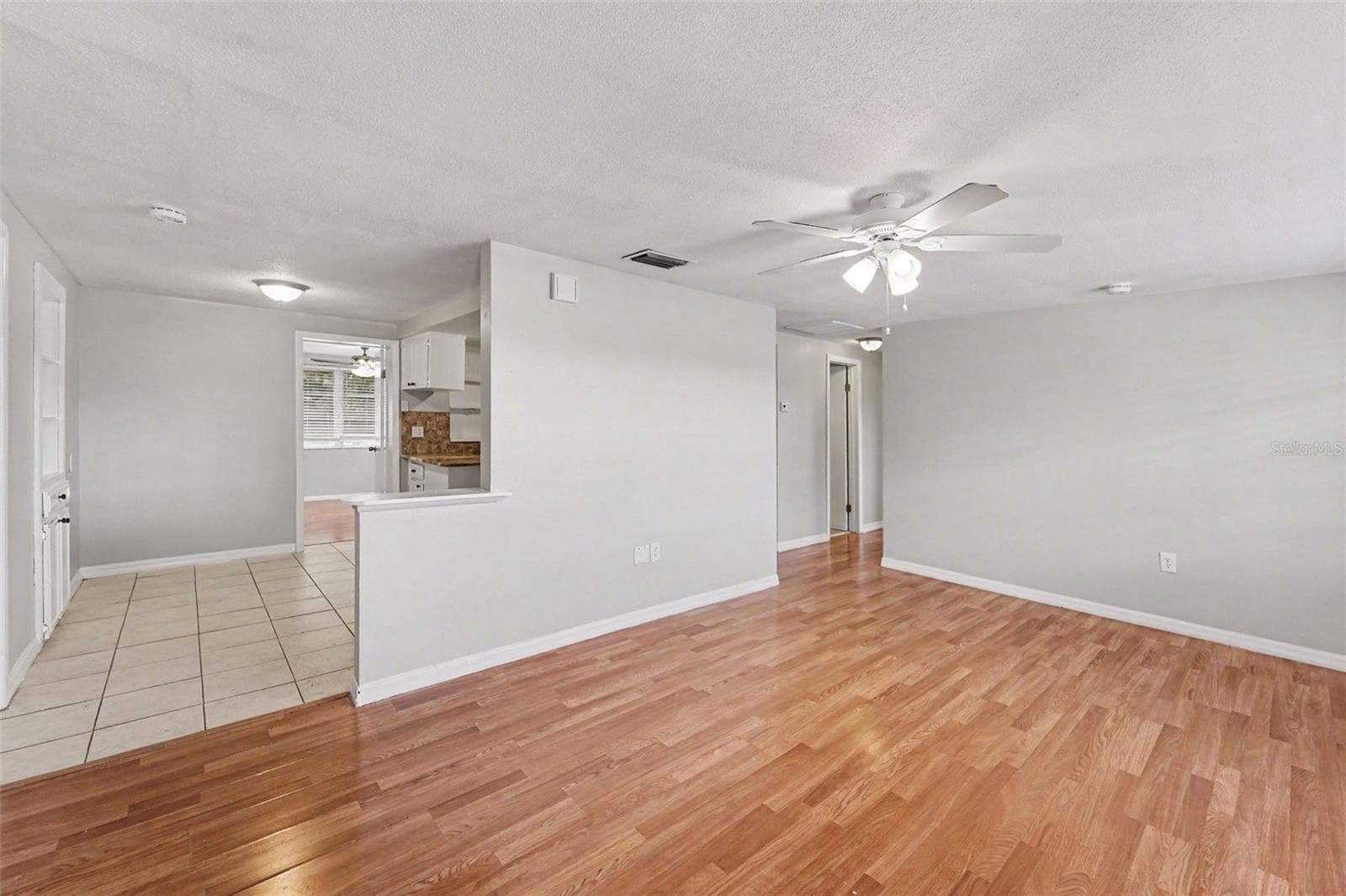 Single Family Residence at 7520 CAMELOT RD, PORT RICHEY, photo 4 of 15