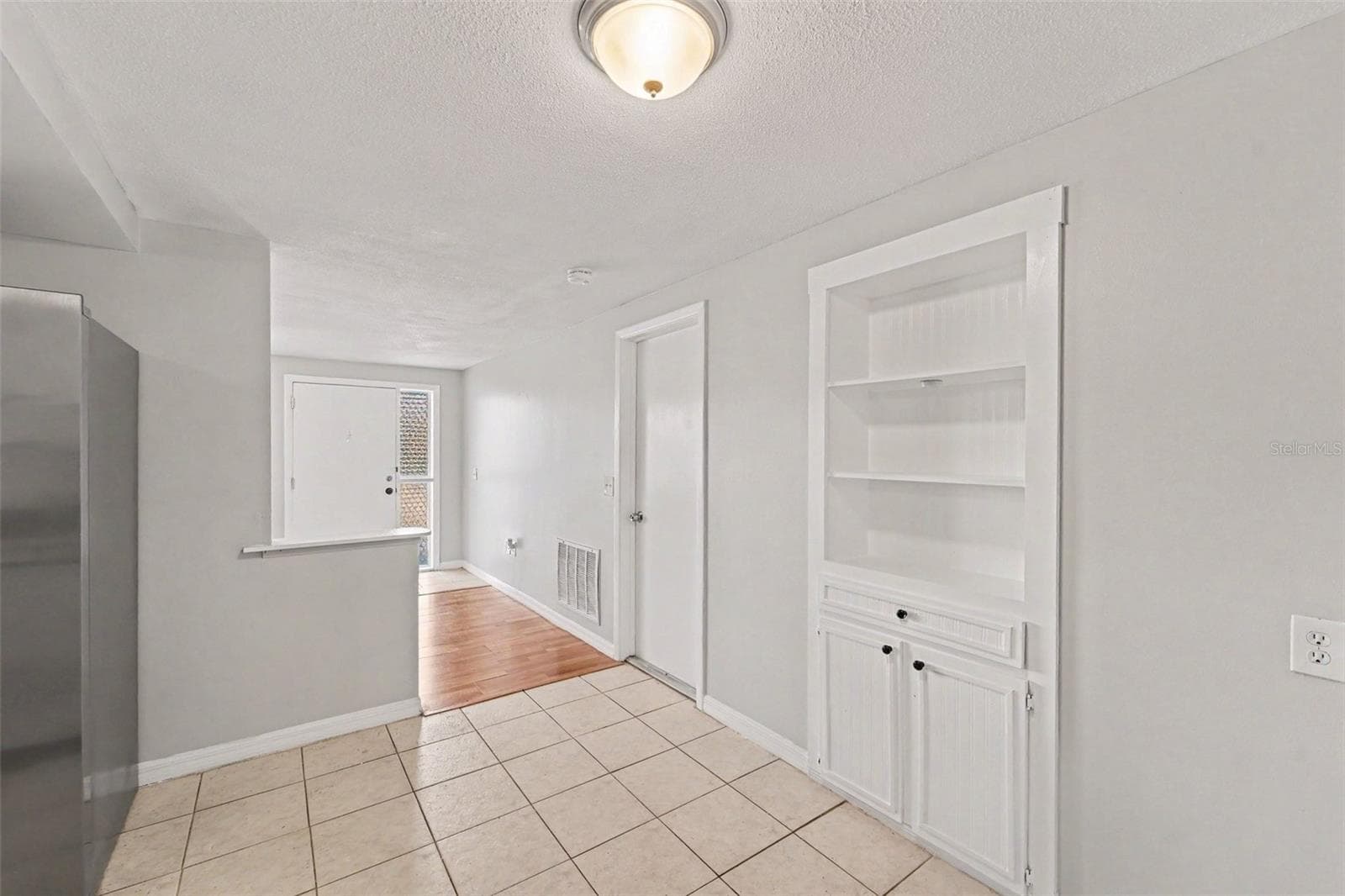 Single Family Residence at 7520 CAMELOT RD, PORT RICHEY, photo 7 of 15