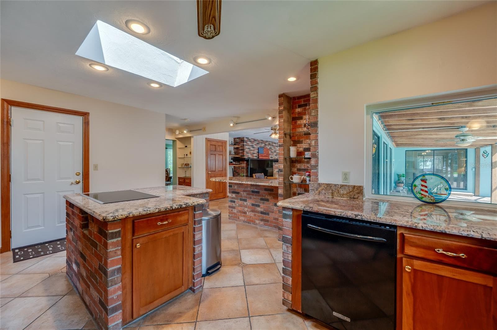 Kitchen - 697 JOHN ANDERSON DR, ORMOND BEACH