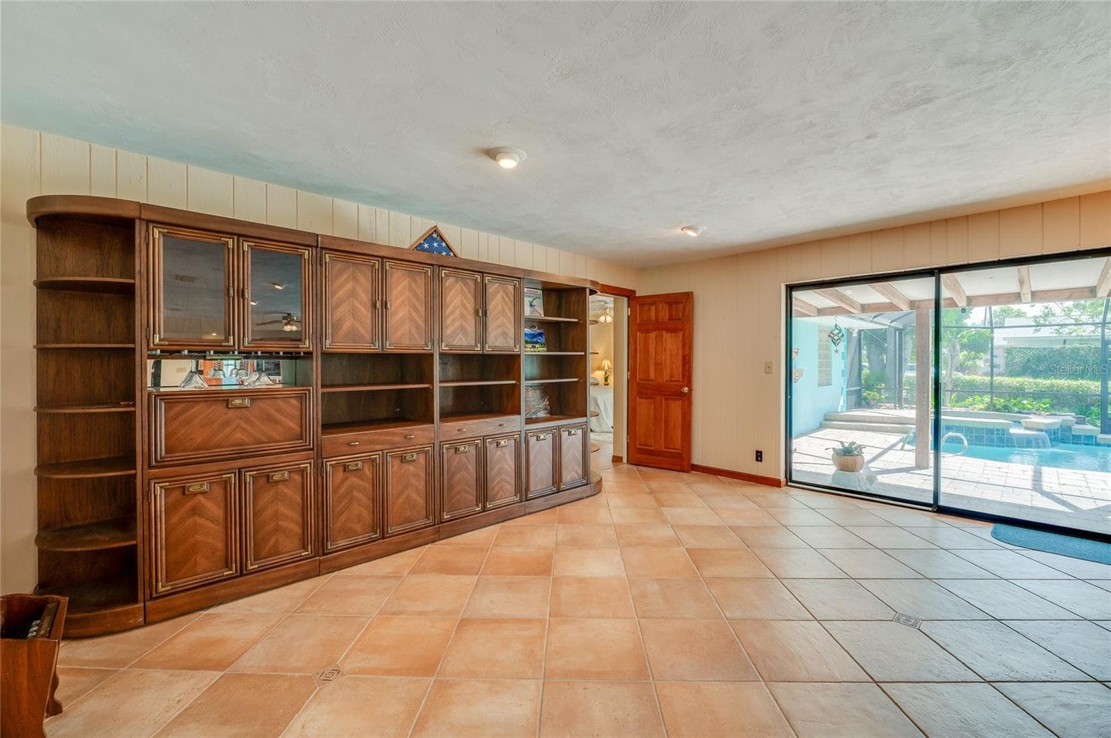 Family room - 697 JOHN ANDERSON DR, ORMOND BEACH