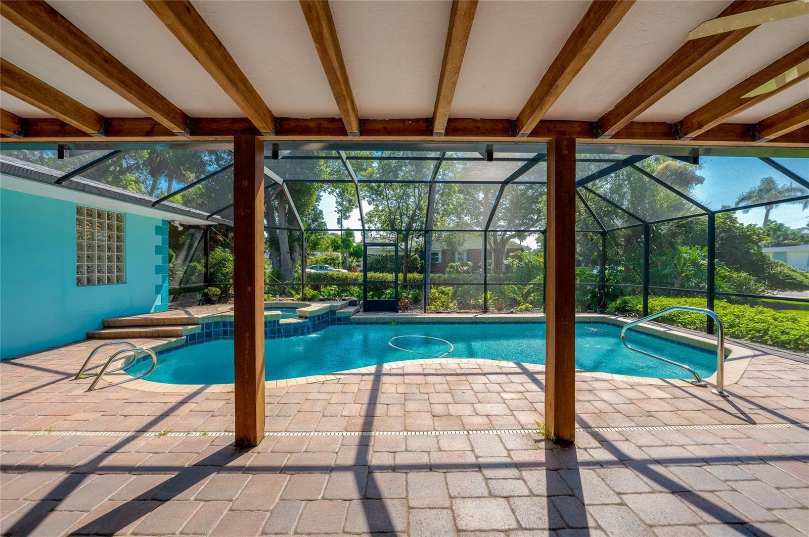 Beautiful pool and backyard - 697 JOHN ANDERSON DR, ORMOND BEACH