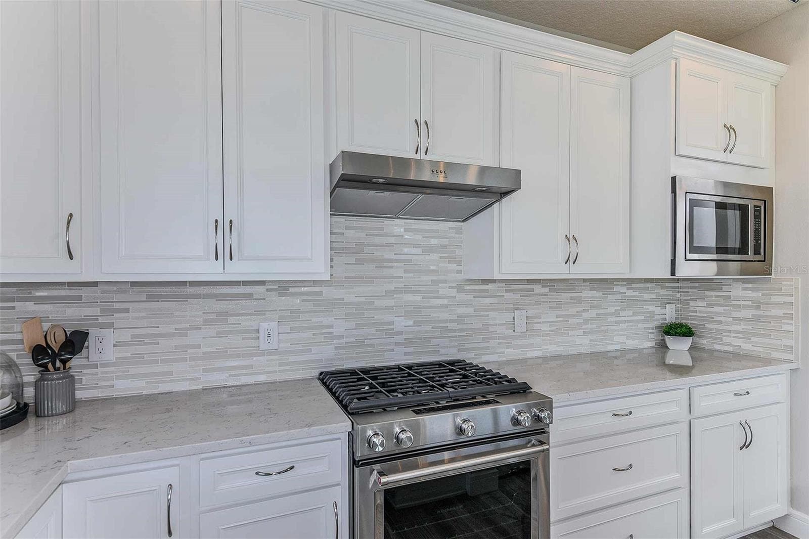 Model Home Design Only. Pictures and furnishings are for illustrative purposes only. Elevations, colors and options may vary. Furniture is for model home staging only. - 5038 DANCY LANE, ST CLOUD