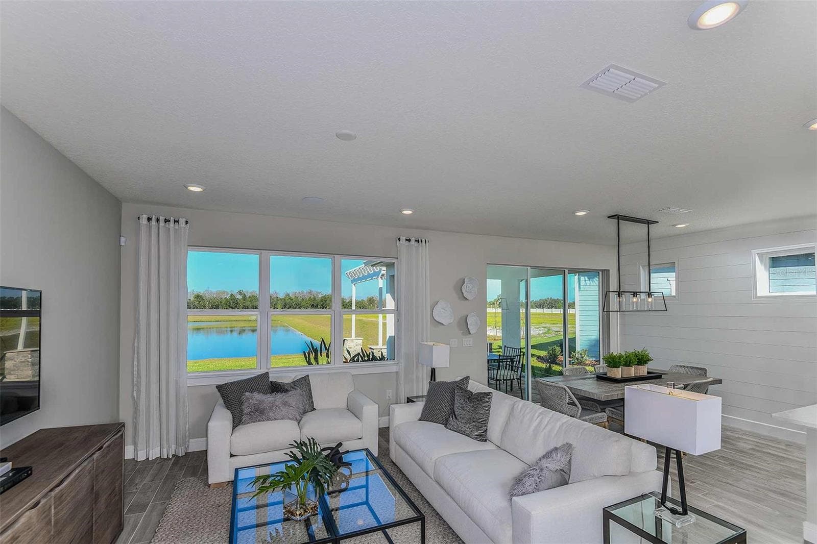 Model Home Design Only. Pictures and furnishings are for illustrative purposes only. Elevations, colors and options may vary. Furniture is for model home staging only. - 5038 DANCY LANE, ST CLOUD