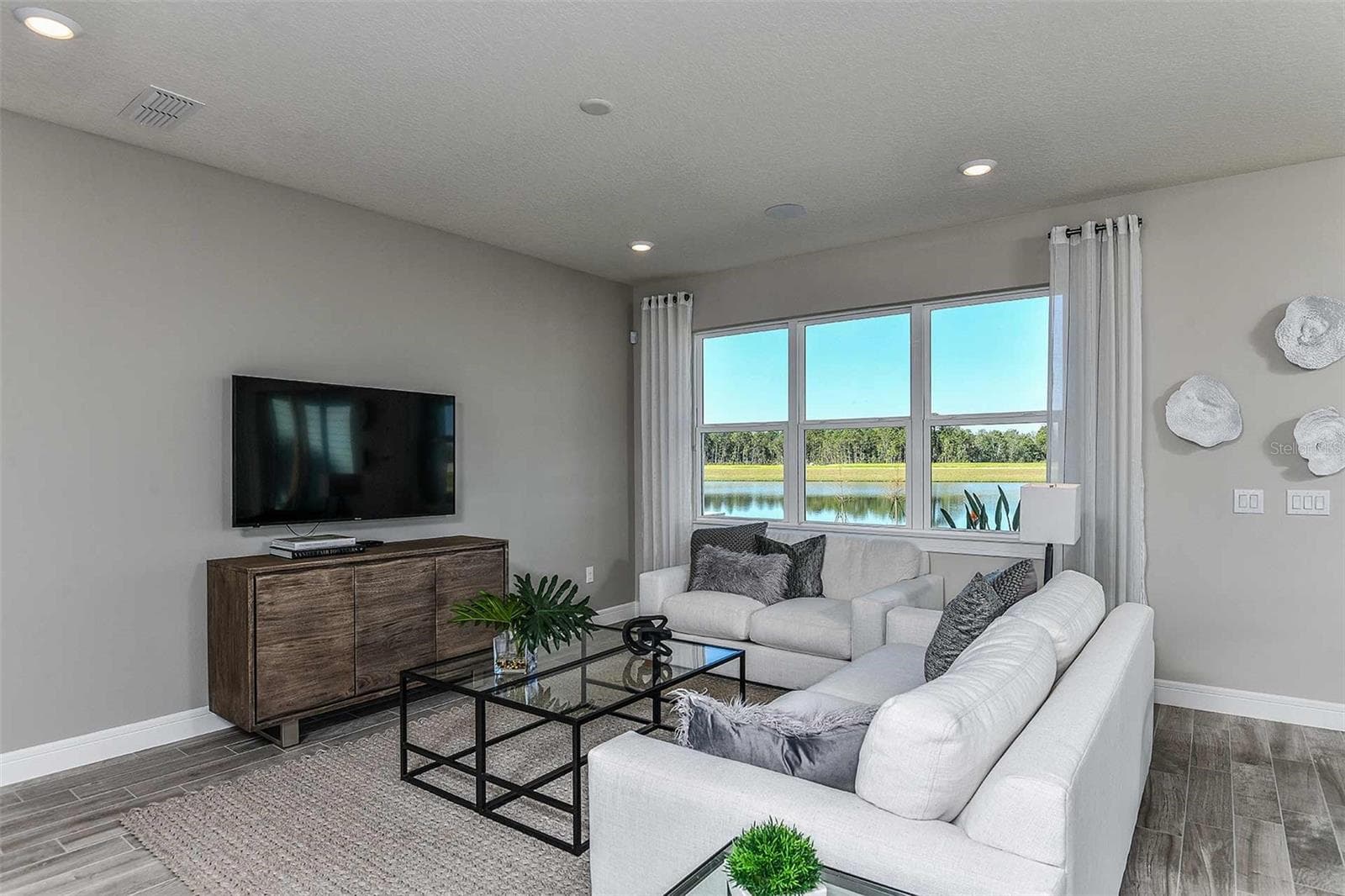 Model Home Design Only. Pictures and furnishings are for illustrative purposes only. Elevations, colors and options may vary. Furniture is for model home staging only. - 5038 DANCY LANE, ST CLOUD