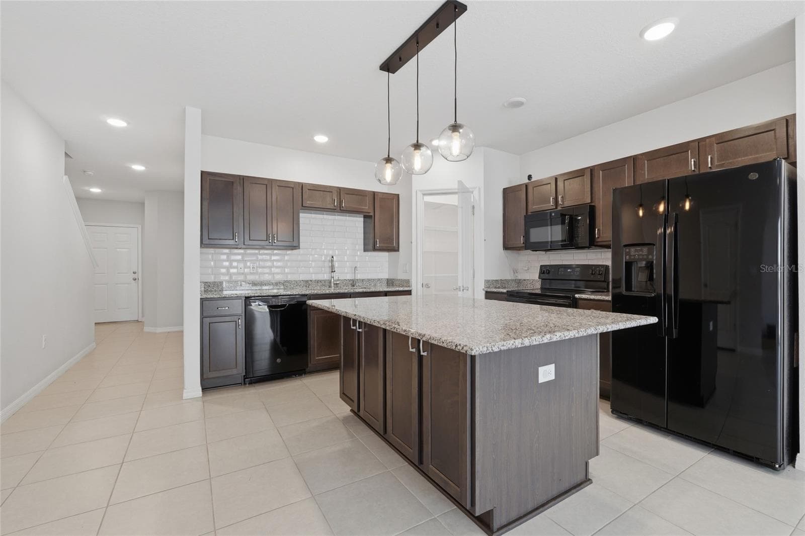 Townhouse at 3857 HAMPSTEAD LN, LAKELAND, photo 5 of 41