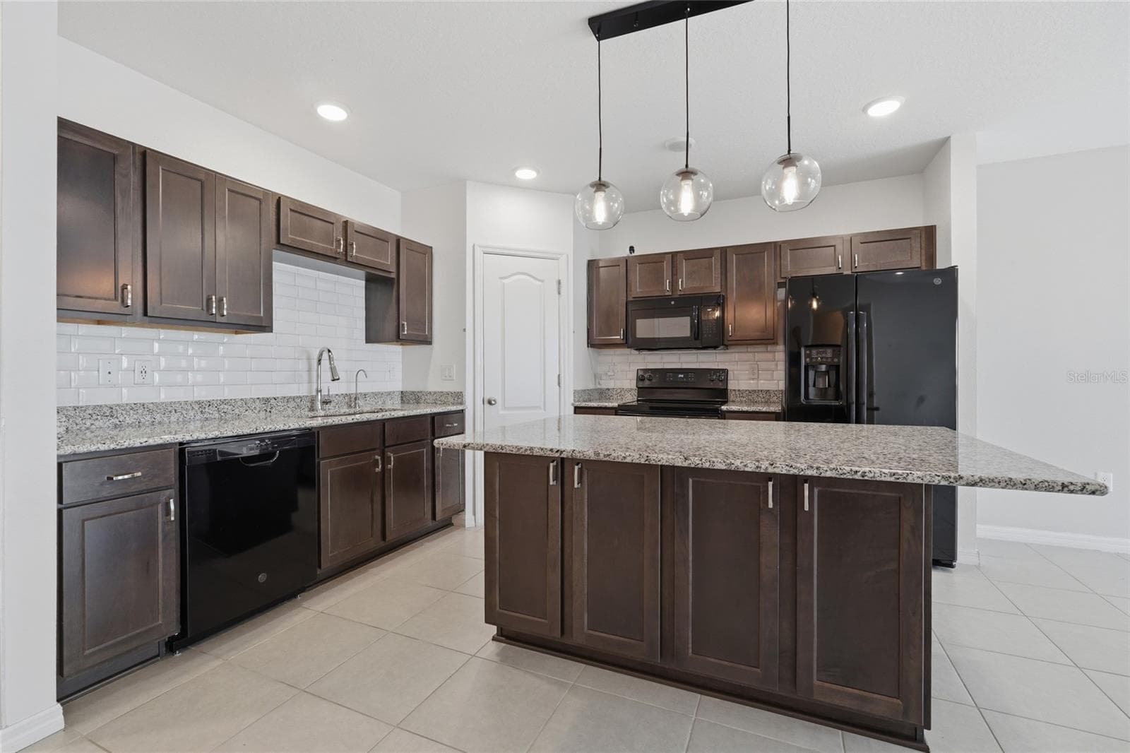 Townhouse at 3857 HAMPSTEAD LN, LAKELAND, photo 10 of 41