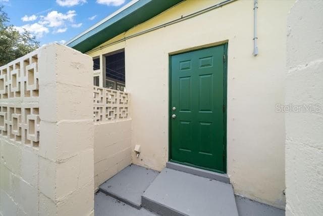 Shared Utility Room Entrance - 533 YELVINGTON AVE, CLEARWATER