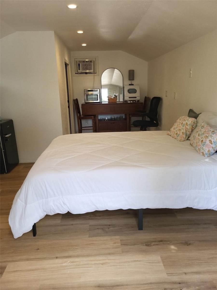 Seperate unit/Office Bedroom - 1040 S OHIO AVE, LAKELAND