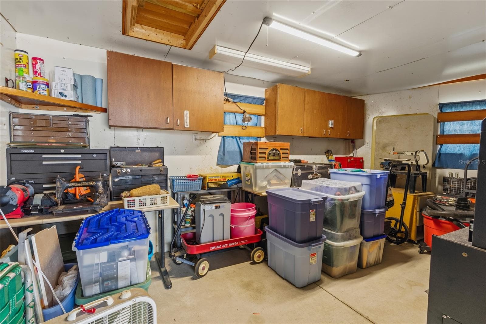 WORKSHOP AND STORAGE ROOM IN GARAGE - 1710 INDIANA AVE, BRADENTON