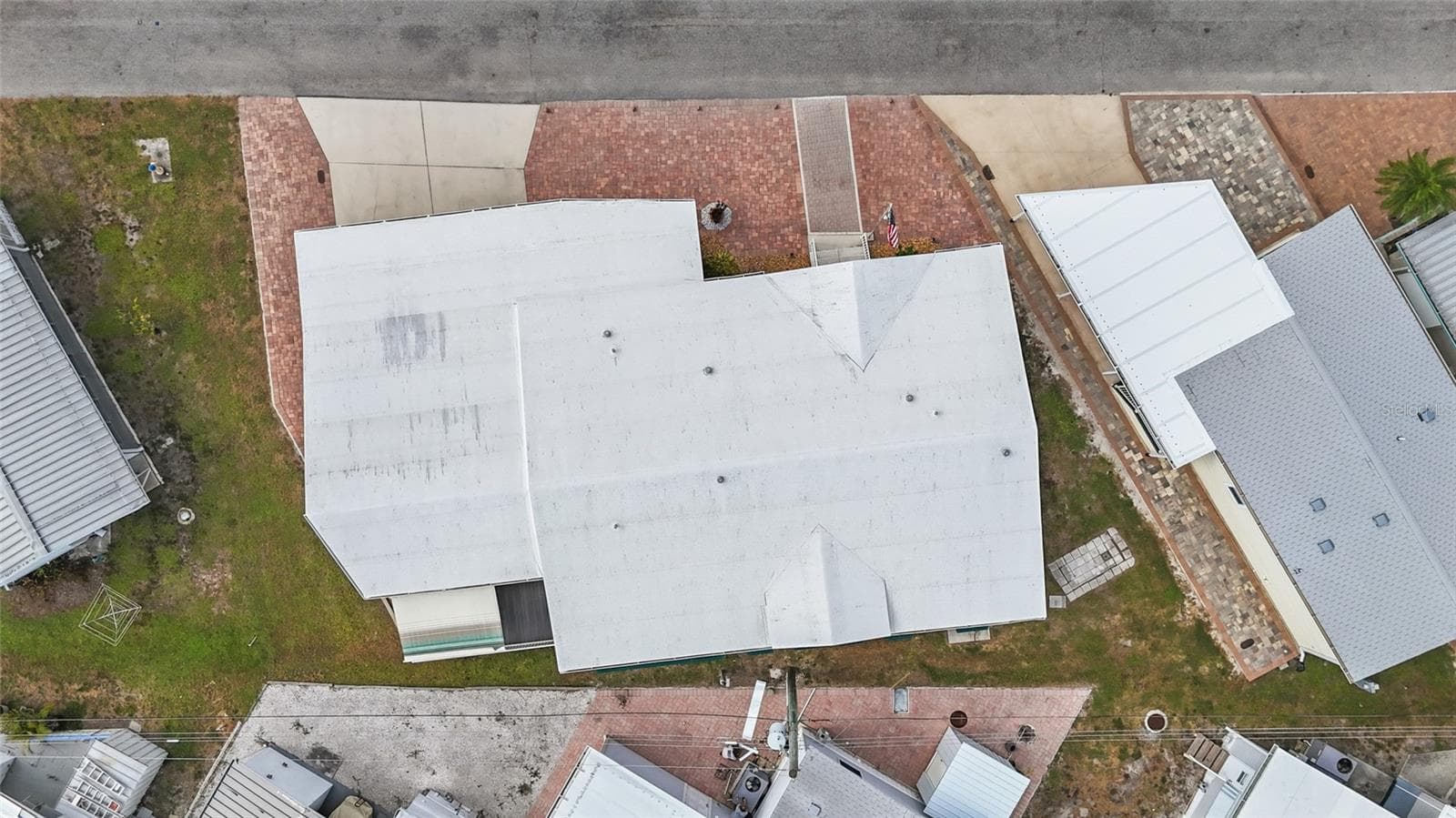 DRONE FOOTAGE OF THE ROOFTOP - 1710 INDIANA AVE, BRADENTON