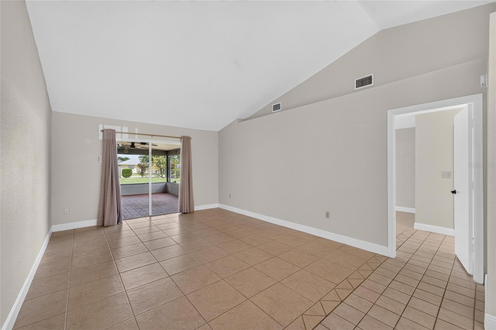 Single Family Residence at 5309 ST LUCIA DR, LAKELAND, photo 10 of 97