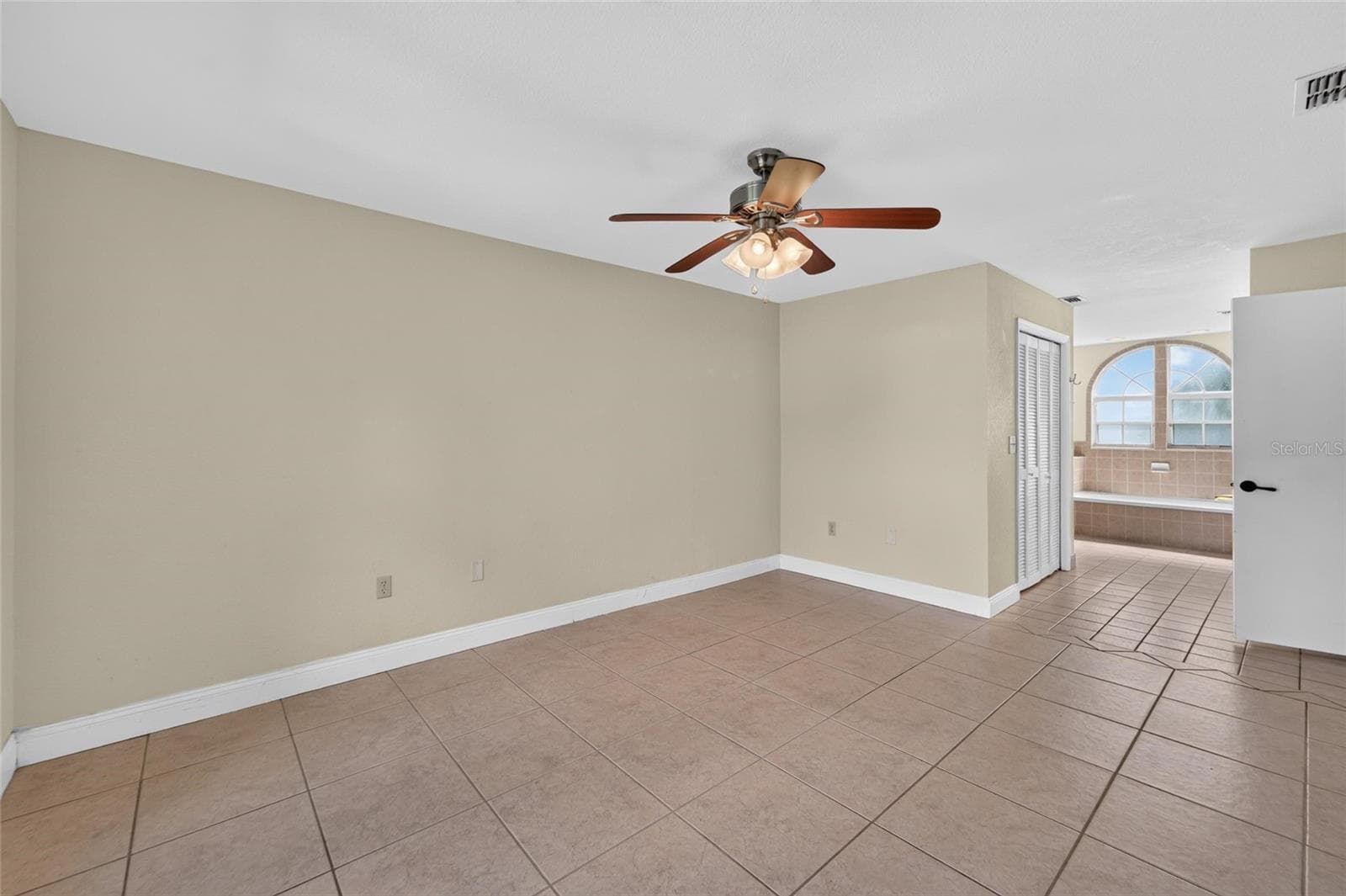 Single Family Residence at 5309 ST LUCIA DR, LAKELAND, photo 14 of 97