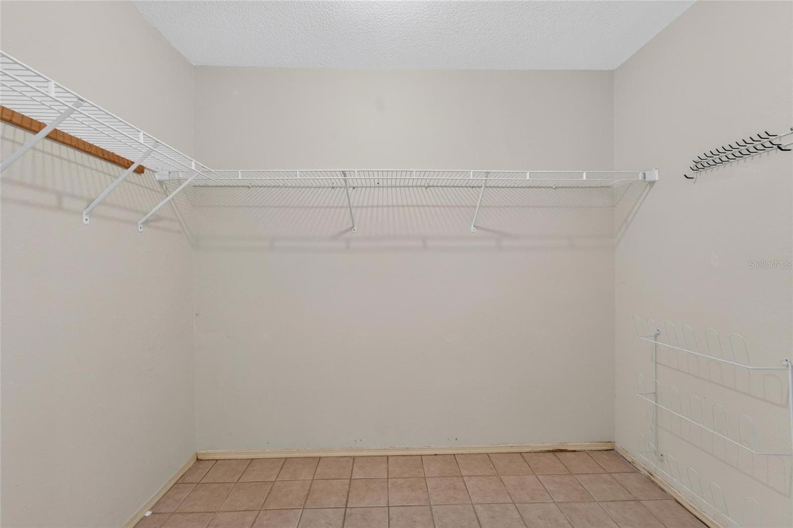 Single Family Residence at 5309 ST LUCIA DR, LAKELAND, photo 16 of 97