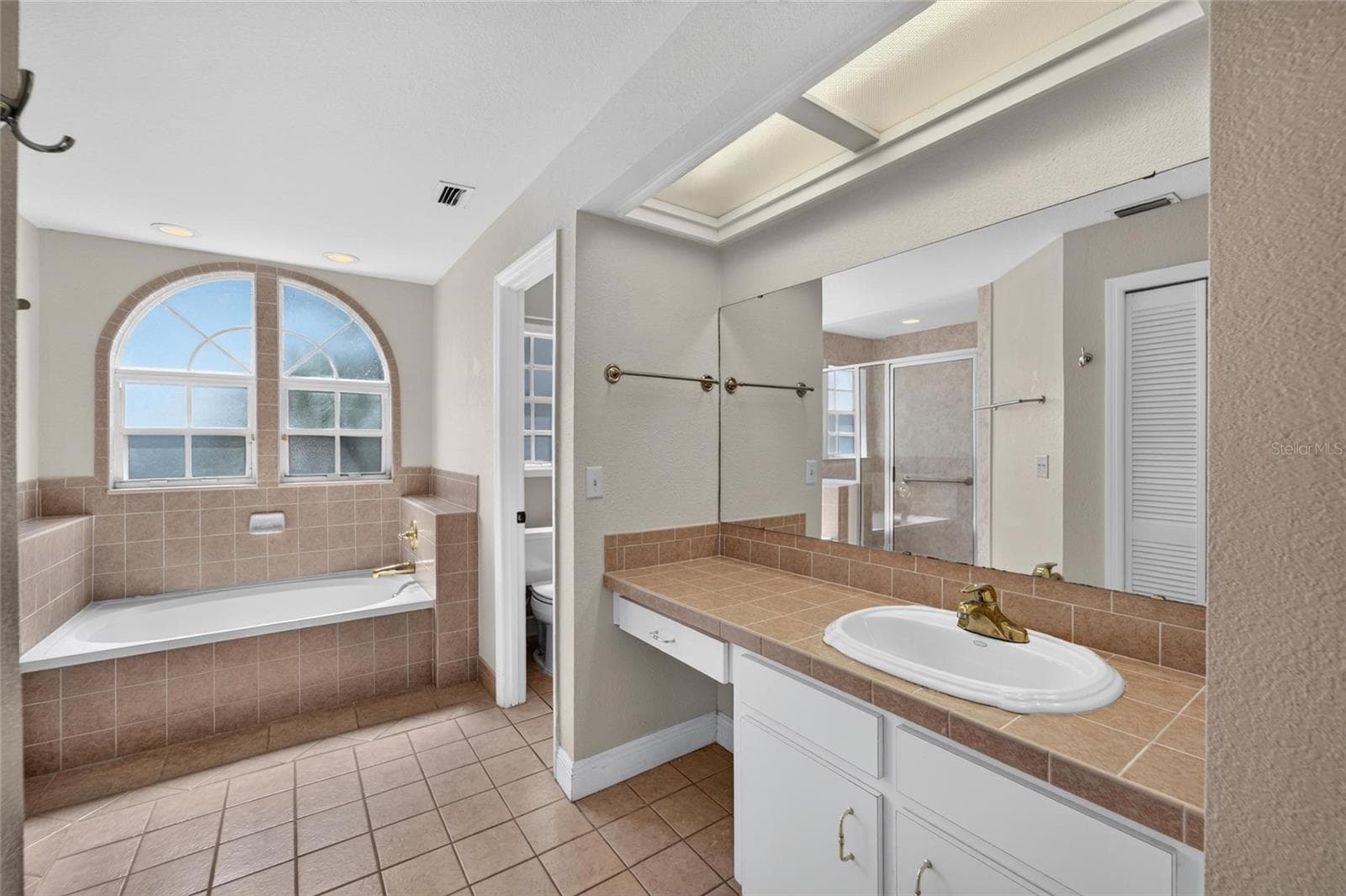 1st Primary Bathroom (1st Floor) - 5309 ST LUCIA DR, LAKELAND