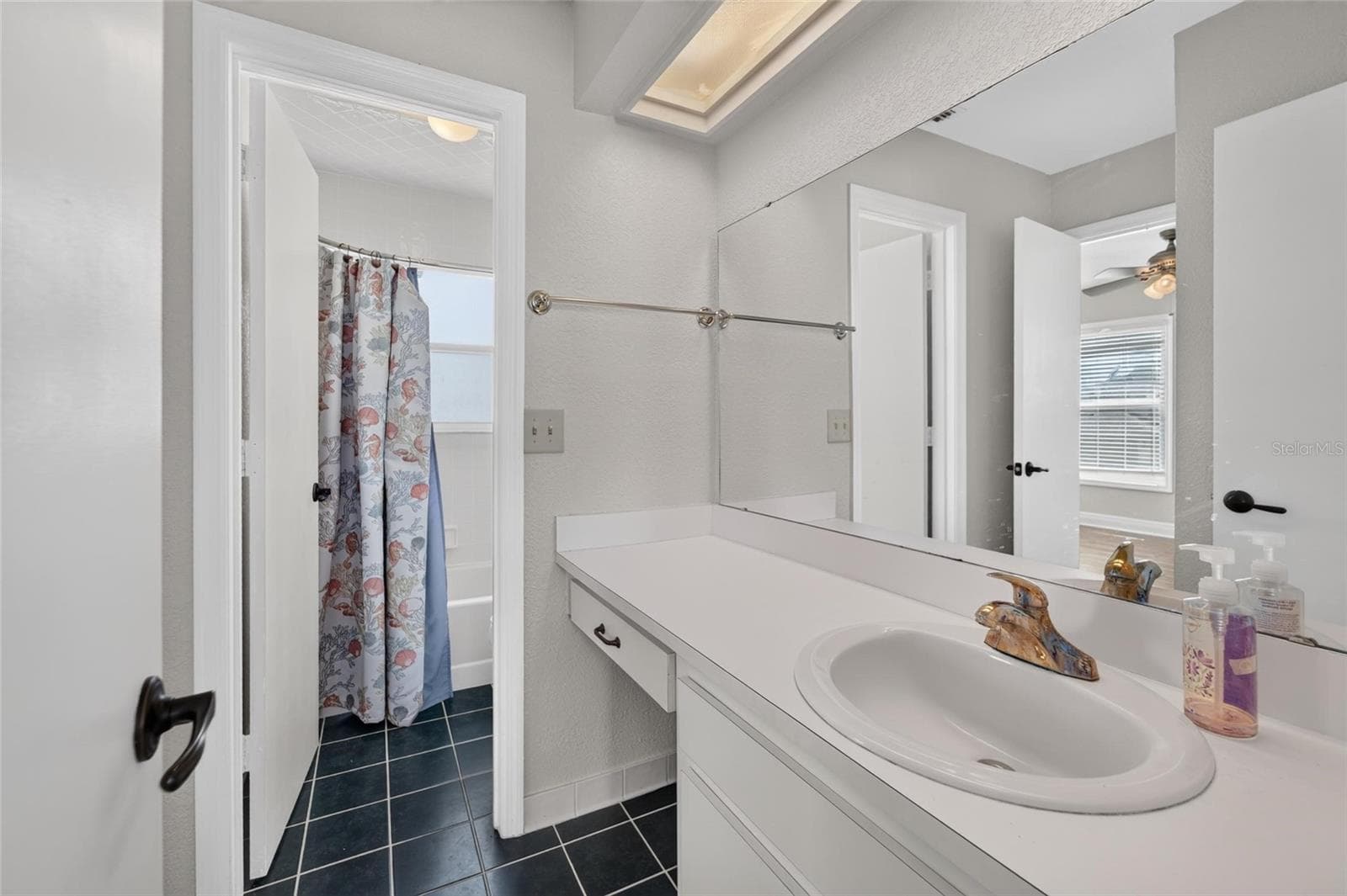 2nd story bath - 5309 ST LUCIA DR, LAKELAND
