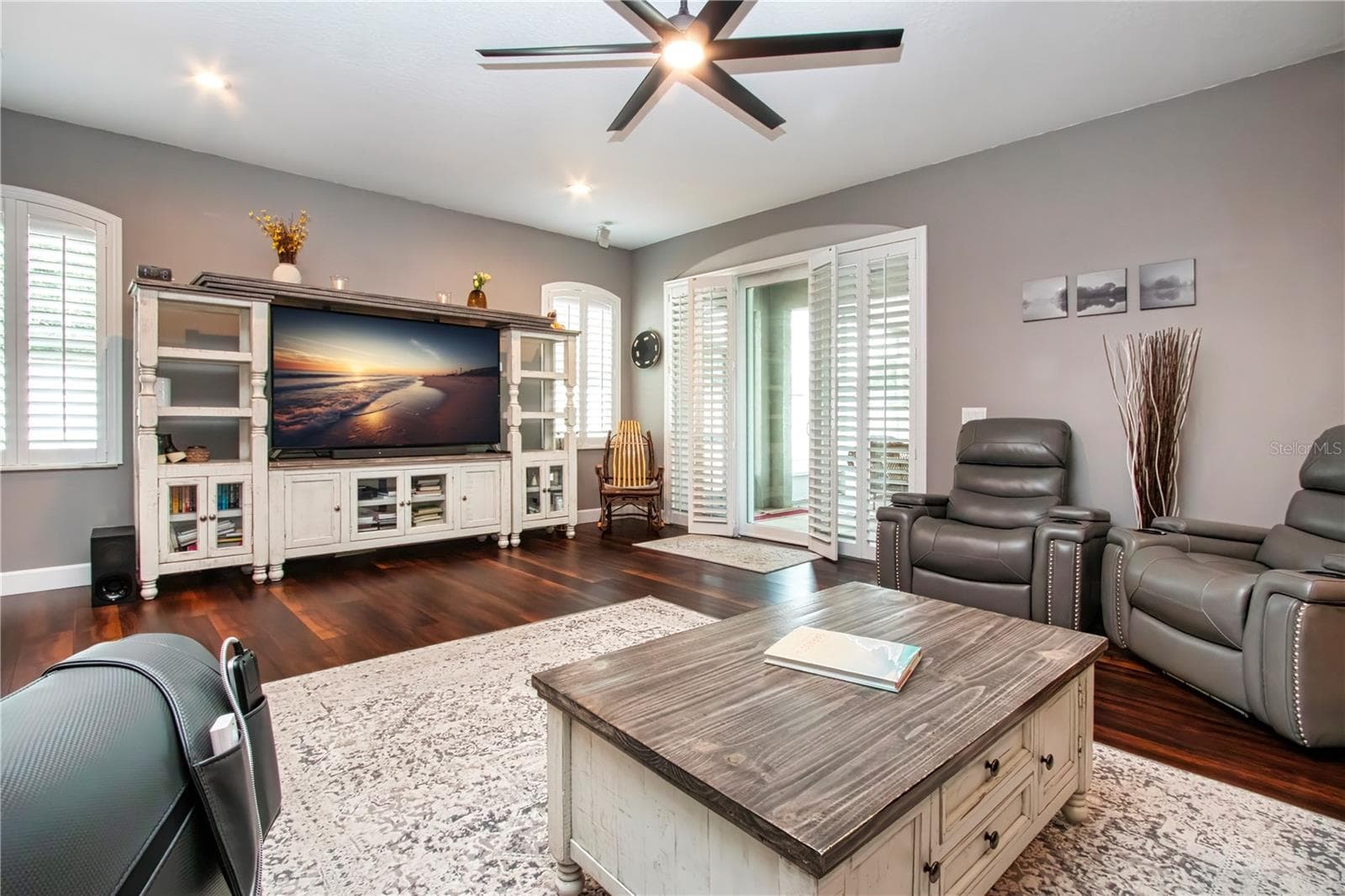Single Family Residence at 515 PLANTERS MANOR WAY, BRADENTON, photo 4 of 75