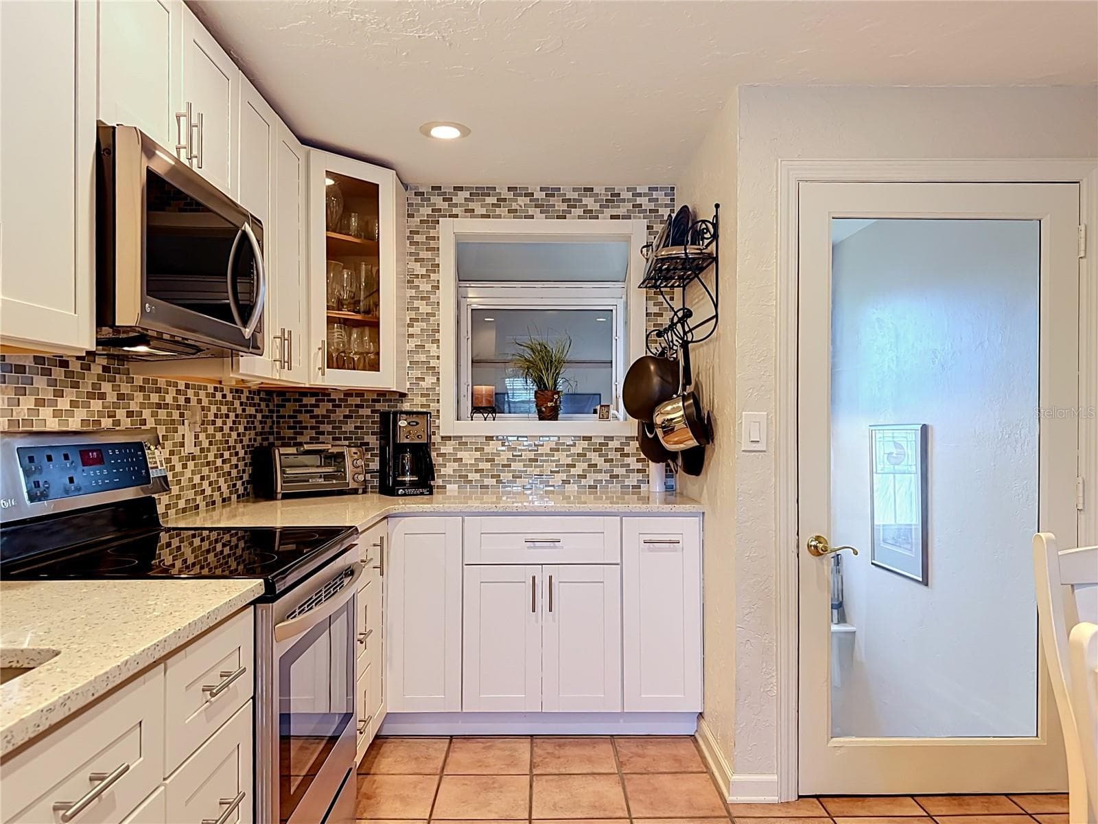 Upgraded kitchen - 202 PEACOCK LN #A, HOLMES BEACH
