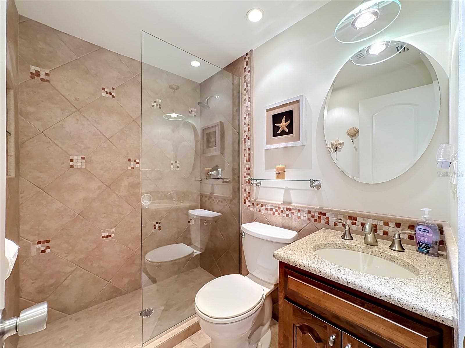 2nd full bath - 202 PEACOCK LN #A, HOLMES BEACH
