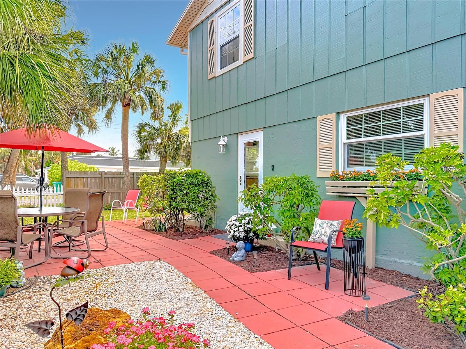 Back yard area - 202 PEACOCK LN #A, HOLMES BEACH