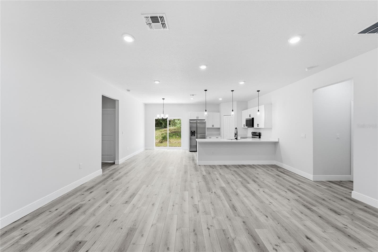 Single Family Residence at 8809 N CIRCULAR WAY, CITRUS SPRINGS, photo 8 of 35