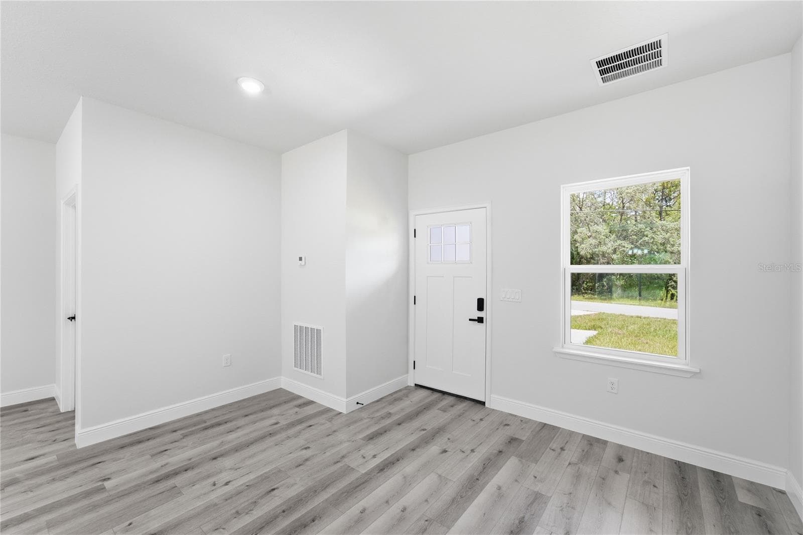 Single Family Residence at 8809 N CIRCULAR WAY, CITRUS SPRINGS, photo 9 of 35