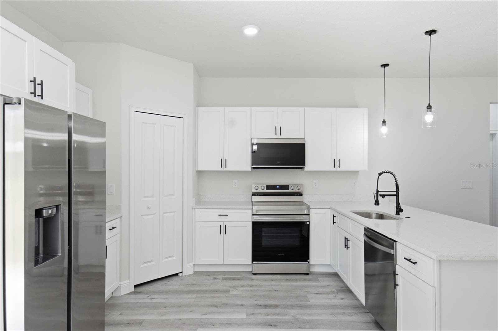 Single Family Residence at 8809 N CIRCULAR WAY, CITRUS SPRINGS, photo 13 of 35