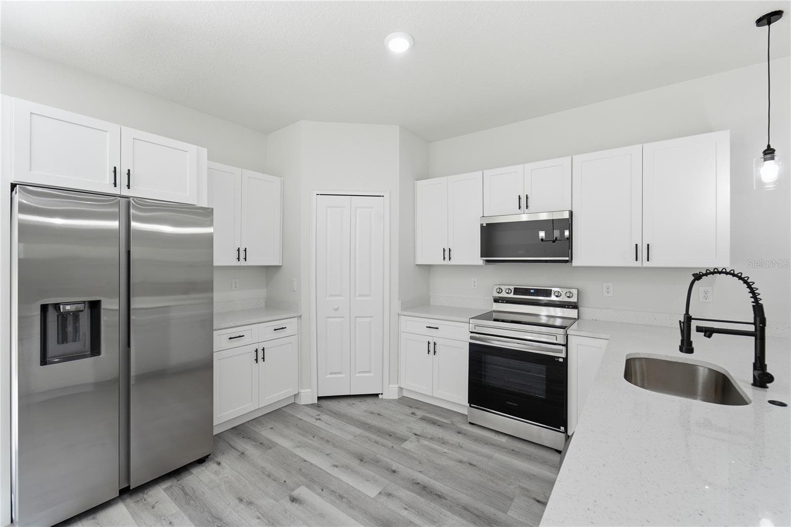 Single Family Residence at 8809 N CIRCULAR WAY, CITRUS SPRINGS, photo 14 of 35