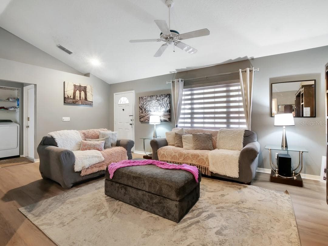 Single Family Residence at 1048 MALLETWOOD DR, BRANDON, photo 11 of 55