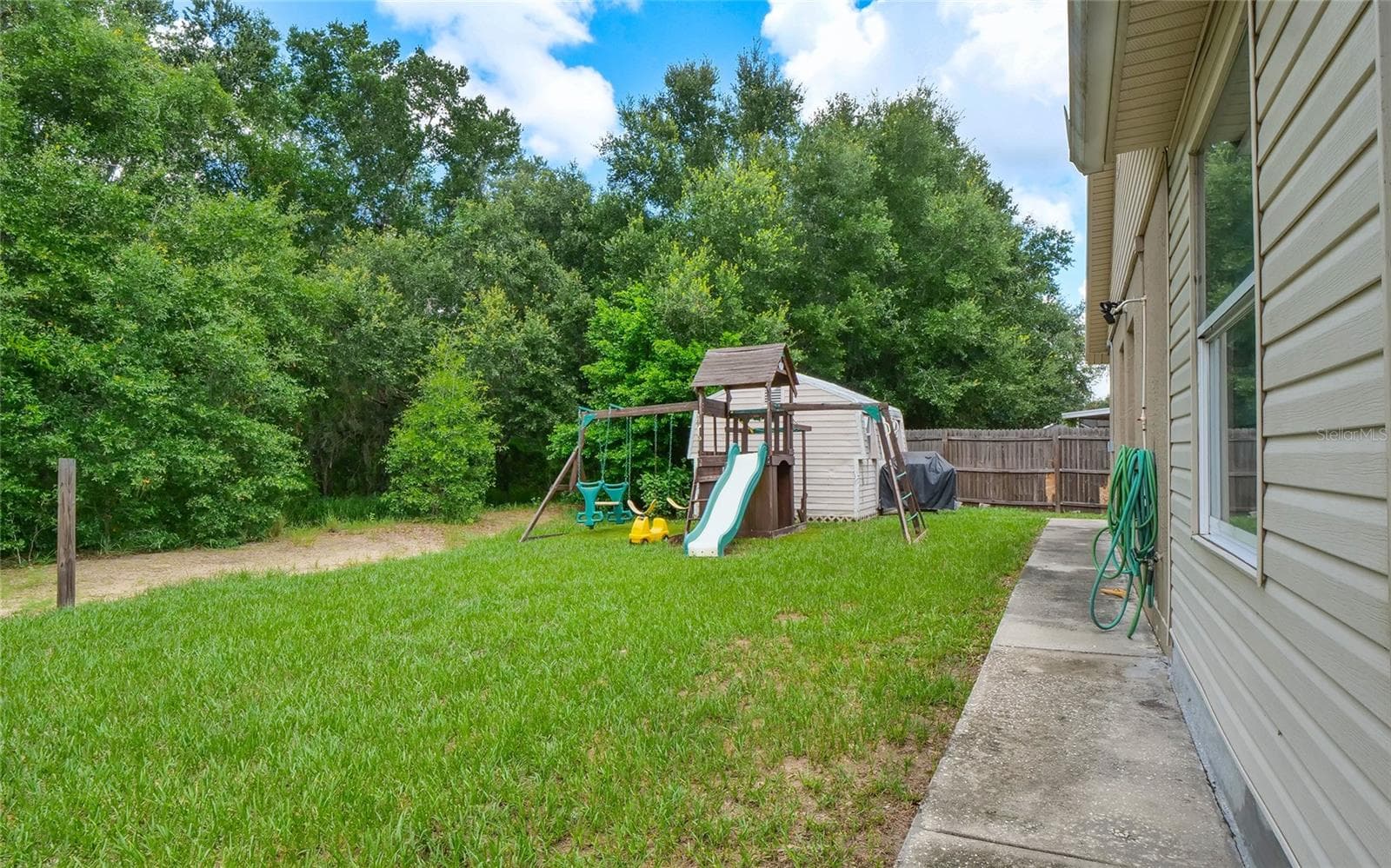 Single Family Residence at 1048 MALLETWOOD DR, BRANDON, photo 48 of 55
