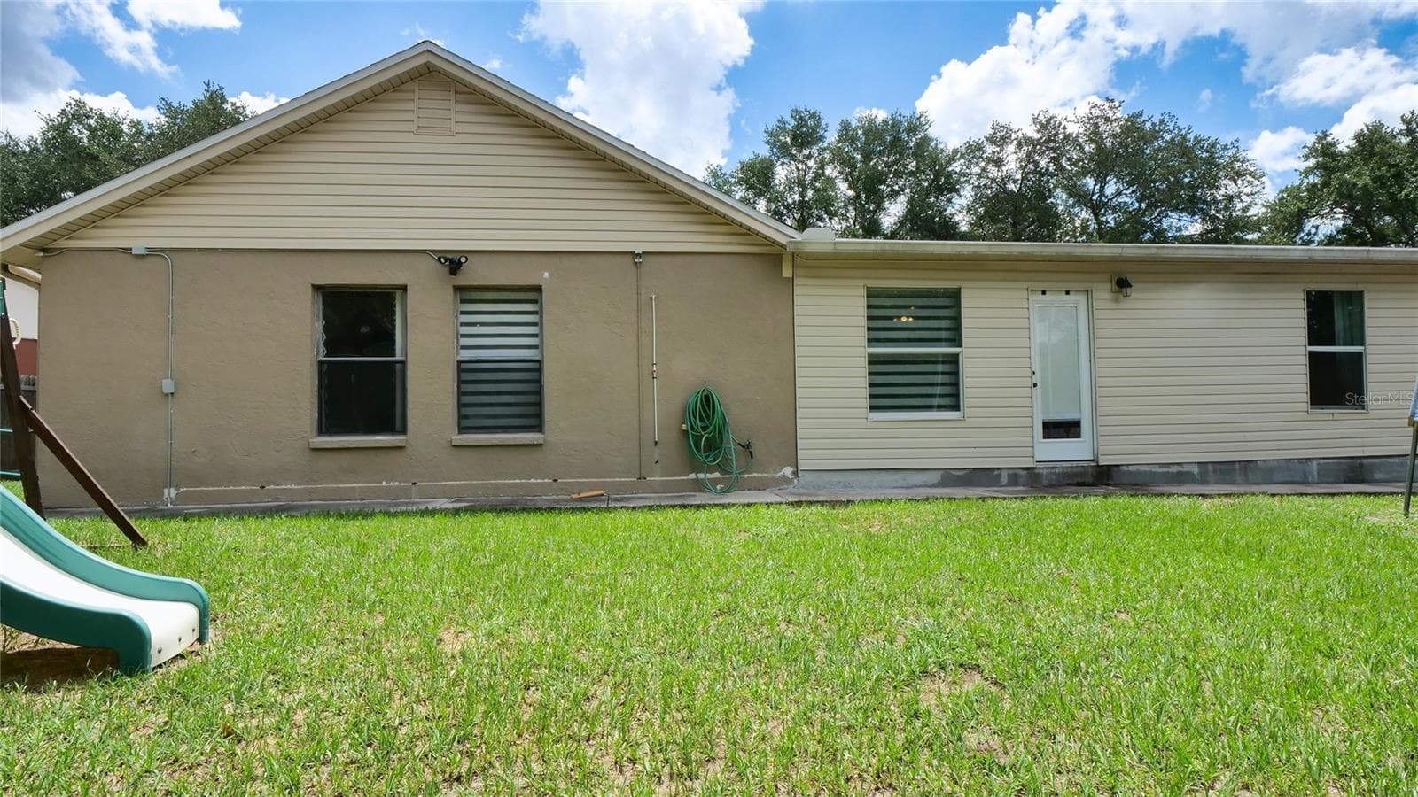 Single Family Residence at 1048 MALLETWOOD DR, BRANDON, photo 54 of 55